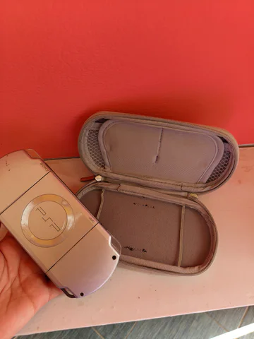 Sony PSP 2000 Silver + Carrying Case - 2
